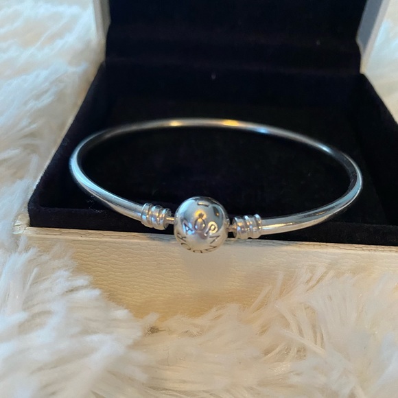 Pandora Moments Bangle - Picture 10 of 16